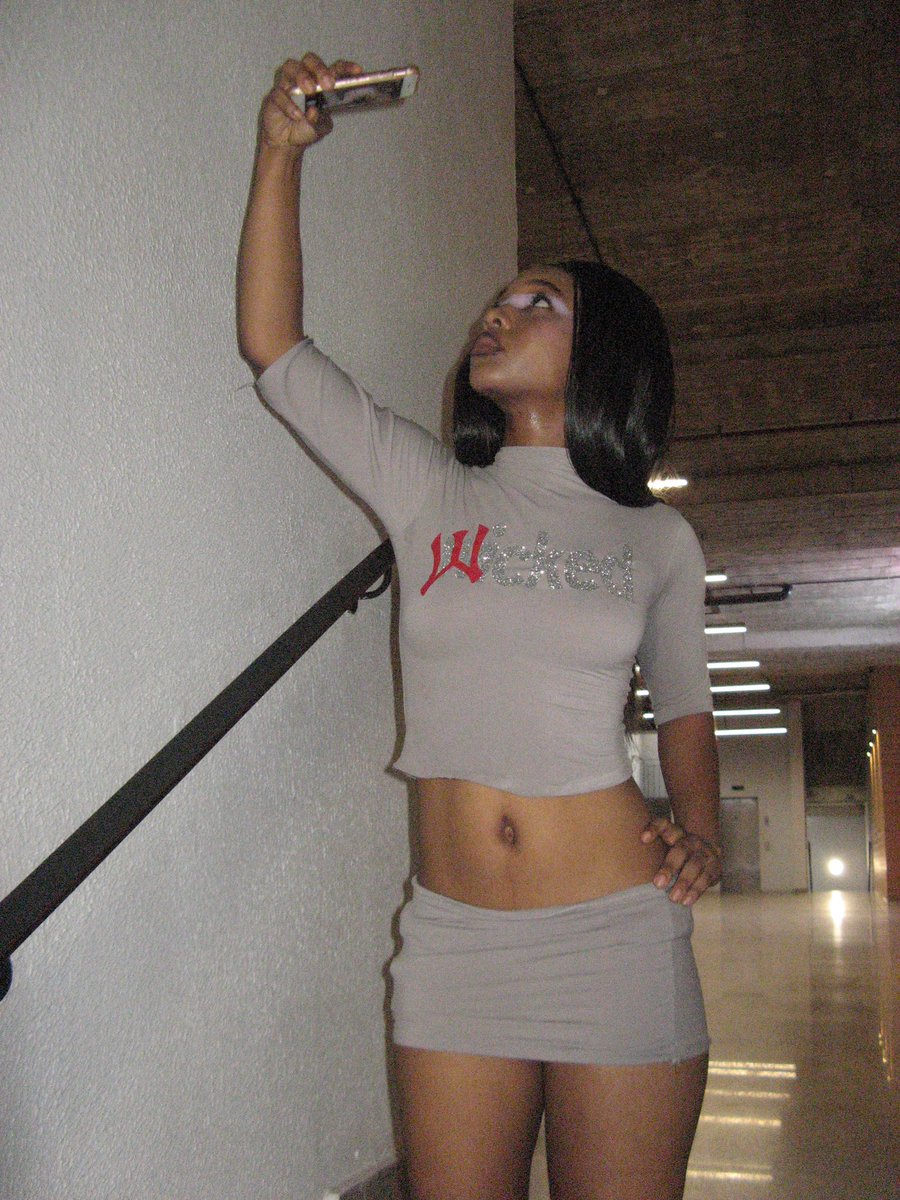 joshowalola📁 tweet media