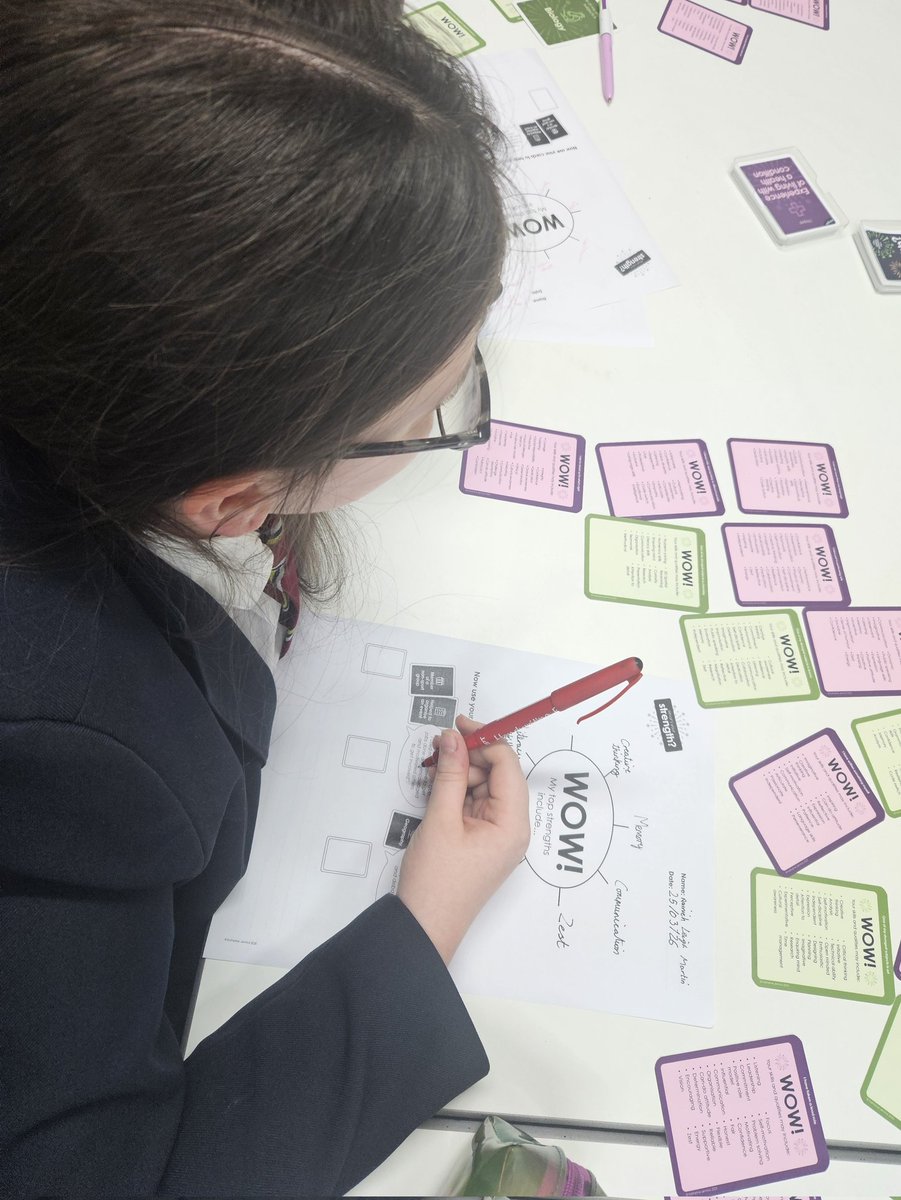 PATKingsSchool's tweet image. Year 7 are learning all about #skills with @UniOfHull this morning! We are discovering our strengths and what makes us unique! #Potential #BeKings