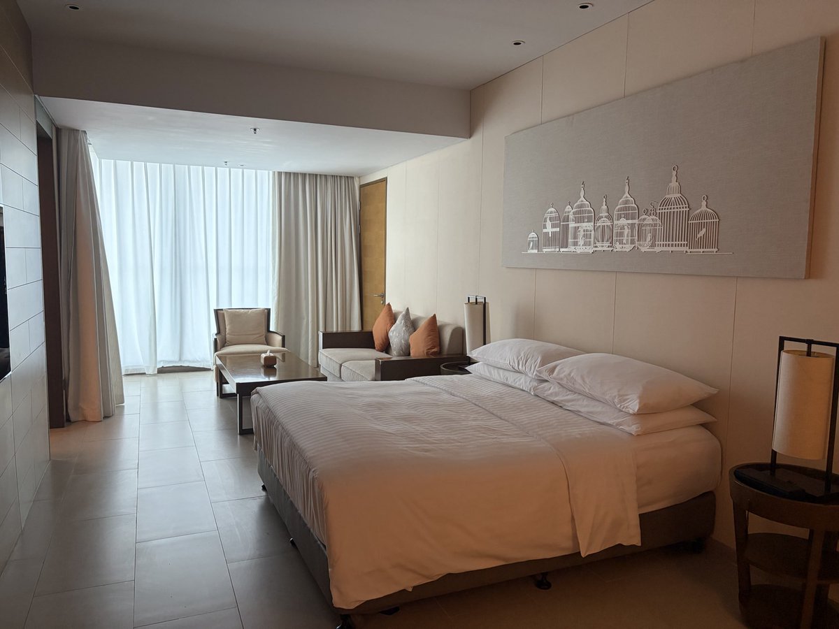 shade_233 tweet media