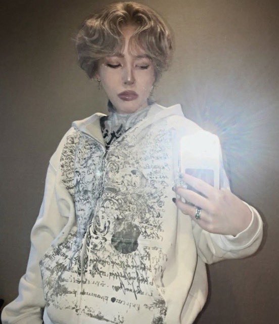 ash ⋆˚꩜｡ tweet media