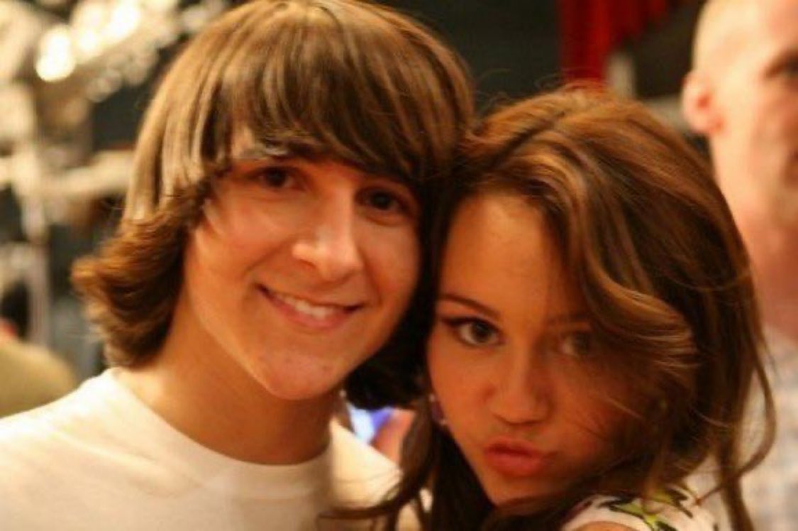 Smilers Spain tweet media