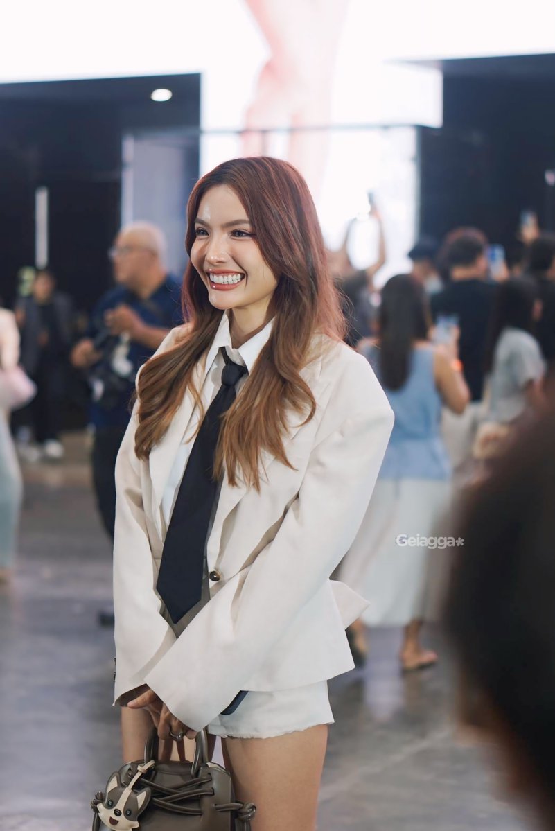 1999gggggg ★ tweet media