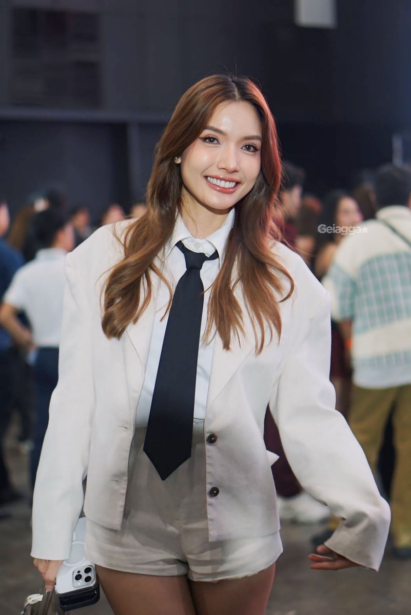 1999gggggg ★ tweet media