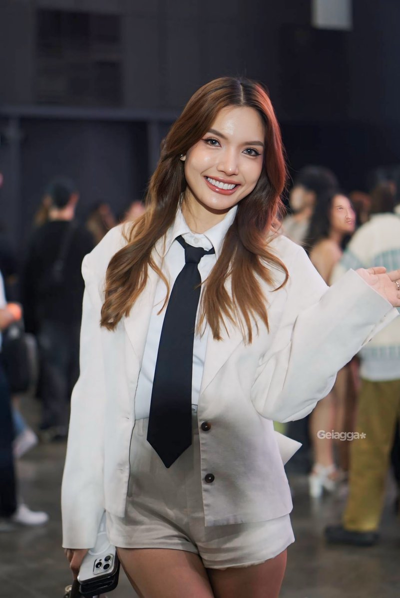 1999gggggg ★ tweet media