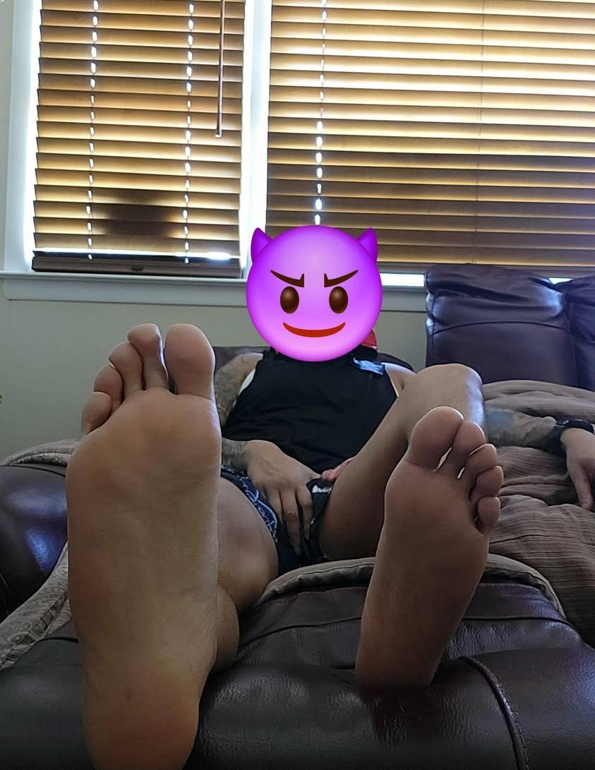 jay_kicks69's tweet photo. Soles for ya timeline
#bigfeet #soles https://t.co/QEuObNH2hY