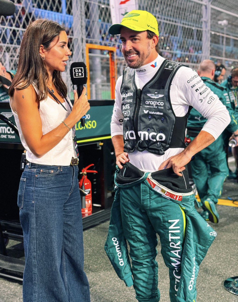 Madaor's tweet photo. ¡¡¡Muchas Felicidades a nuestro campeón @alo_oficial por su reciente paternidad junto a #MelissaJiménez esperamos que haya ido todo muy bien!!! https://t.co/f5OLK0zfx4