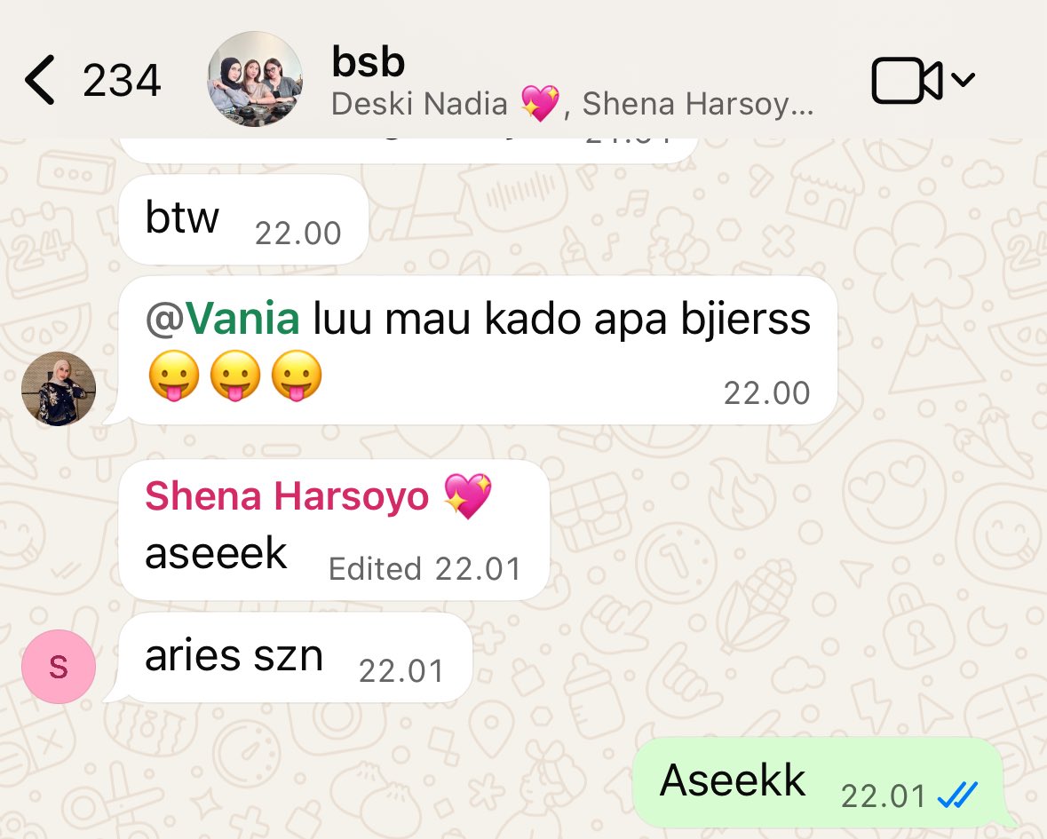 vania tweet media
