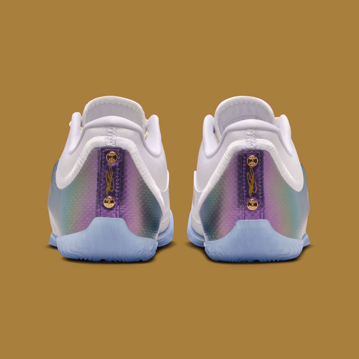 FIRST LOOK: Nike LeBron 23 "For The Record" 👑 <a href="/KingJames/">LeBron James</a> 

🗓️ April 10th
💰 $235