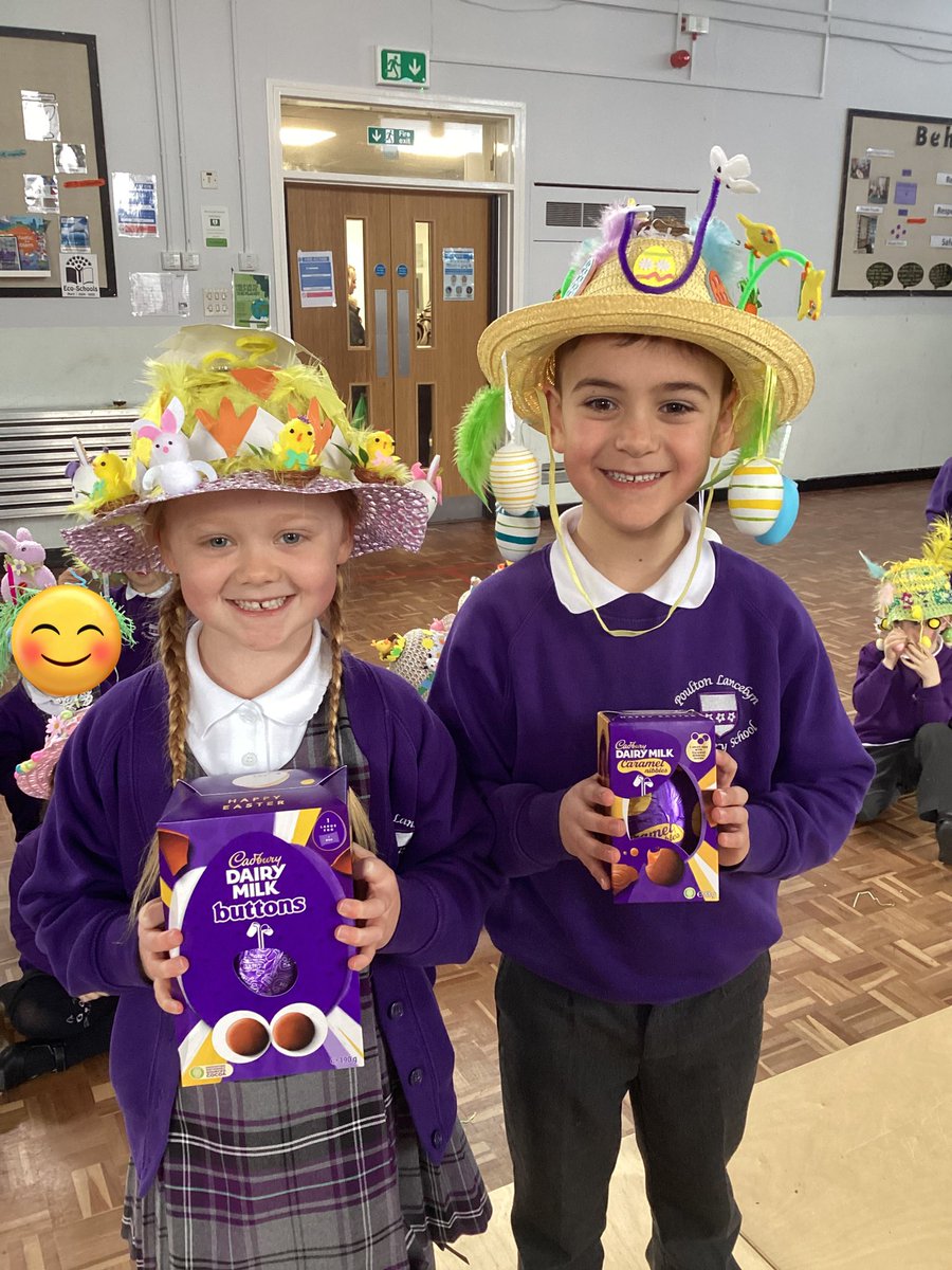 poultonlancelyn's tweet photo. What a fantastic time 2AD had this morning showing off their wonderful Easter bonnets! @OakTreesMAT #PLexpression https://t.co/fjCTU0JFoU