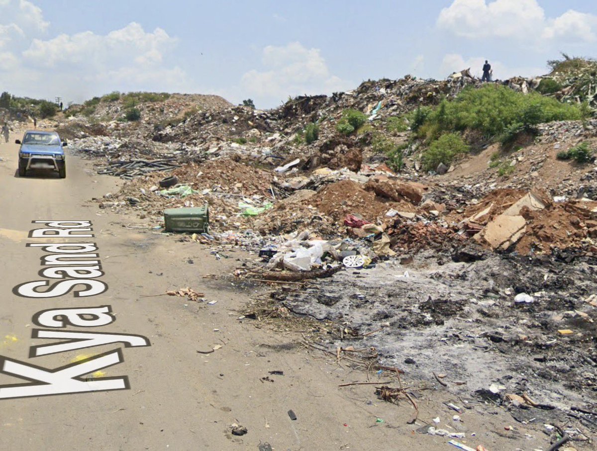 Conceptcowboy's tweet photo. For those asking, yes. There is a manmade hill of rubble and garbage. https://t.co/x0ATKhkfeR