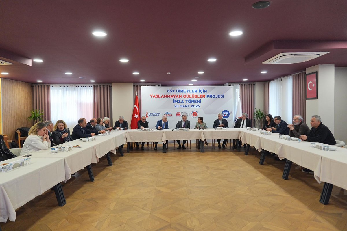 İstanbul Dişhekimleri Odası Başkanı Prof. Dr. Enver Sedat Küçükay ve proje yürütücülerimizin katılımlarıyla;

İstanbul Dişhekimleri Odası ile iş birliğinde hayata geçireceğimiz “Yaşlanmayan Gülüşler Projesi” kapsamında protokol imza törenimizi gerçekleştirdik. 🦷

İleri yaştaki