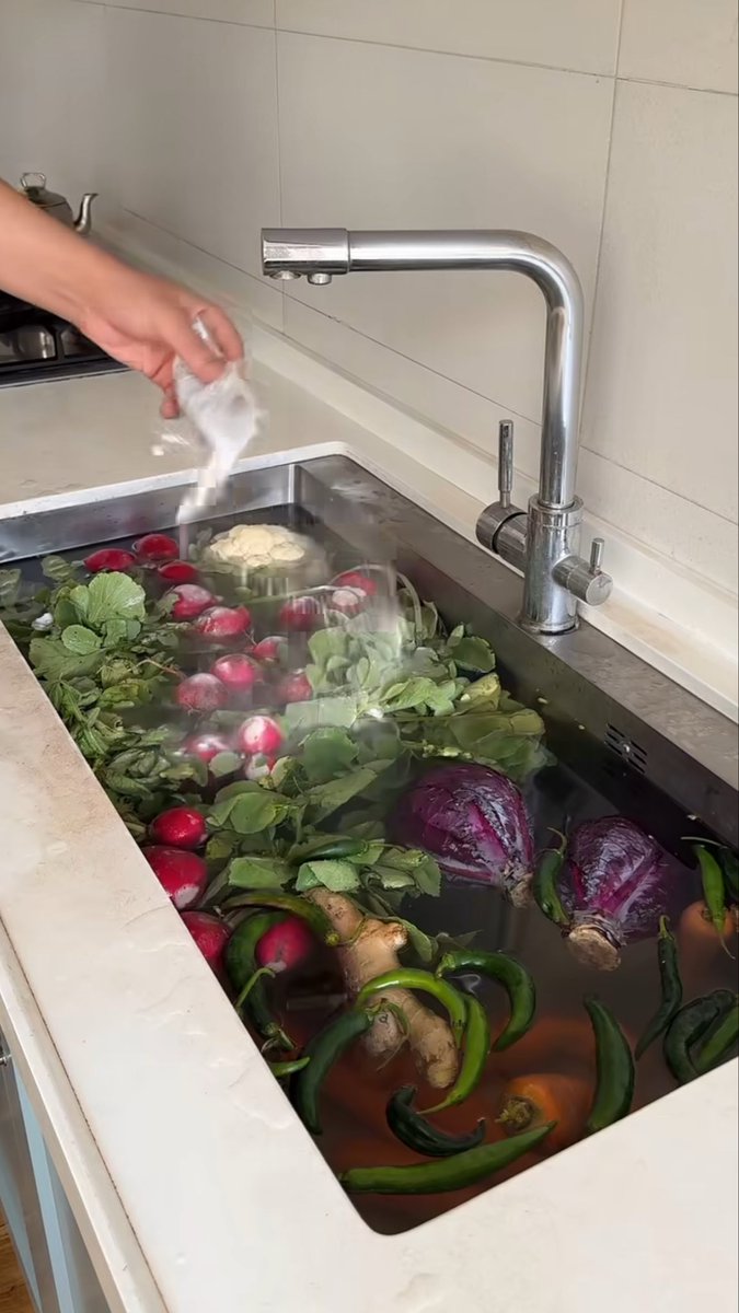 انوثة متزنة / منال tweet media