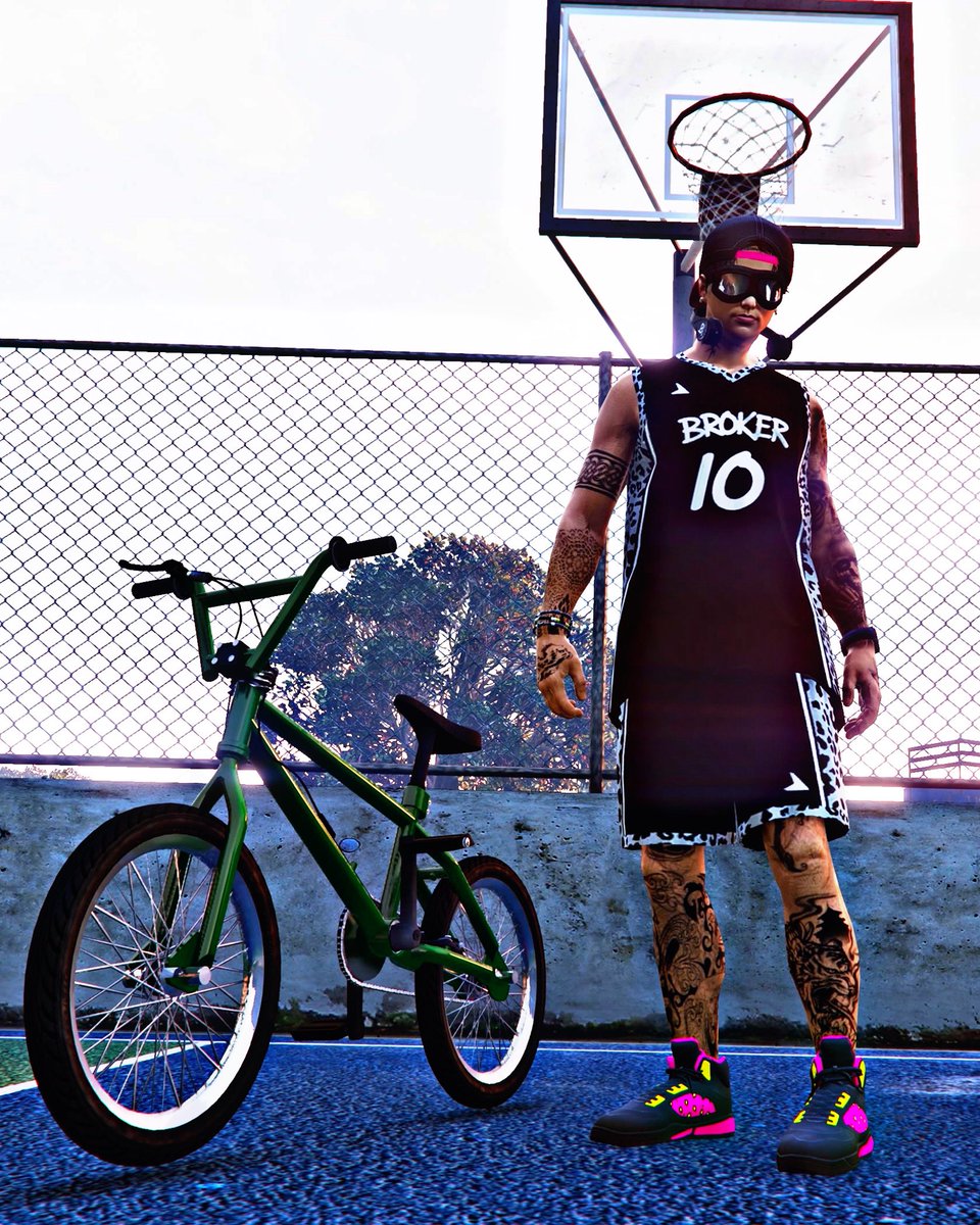 ♛𝓑𝓪𝓻𝓷𝓮𝔂♛ ☬九尾𝘾𝙍𝙀𝙒☬ tweet media