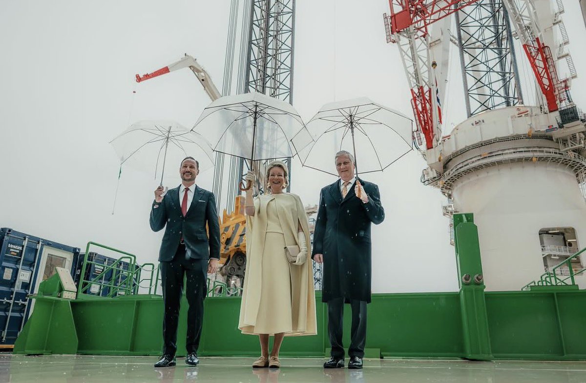 Some pictures of King Philippe and Queen Mathilde of Belgium getting a tour of the Norse Wind with Crown Prince Haakon of Norway during their State Visit! Also, loving these pictures from the <a href="/MonarchieBe/">Belgian Royal Palace</a>. It has the Danish more artistic and dynamic vibe, which I think is