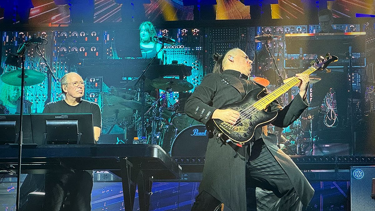 Dezea ® tweet media