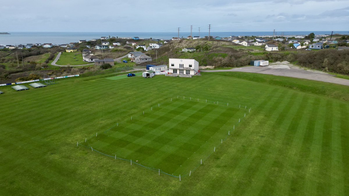 HayleCC's tweet image. That time of the year again were the chaps are hard at work getting the ground ready for another cricket season on the towans ☀️🏏
@wearetheGMA 
@DennisMowers 
@JDCLASSIC 
@corncricktrust 
@cornwall_league 
#groundsman #volunteers #cornwall #hayle 
@jd007f @AgrovistaUK @bhgsltd