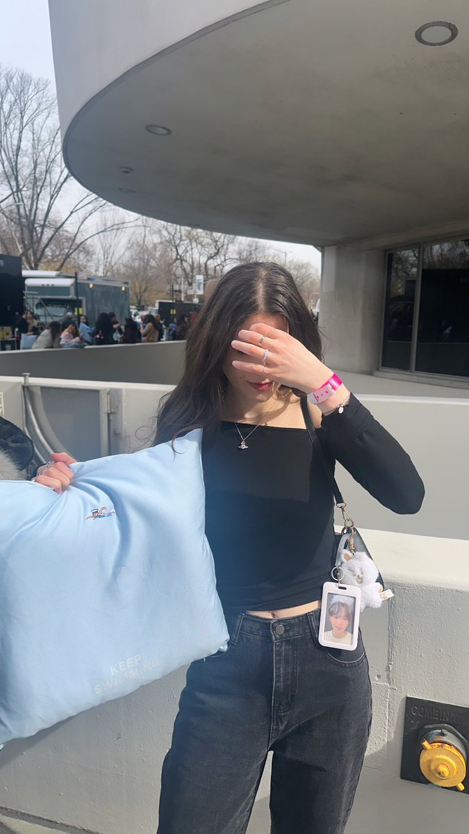 neve is seeing bts⁷✘⌂🪭 tweet media