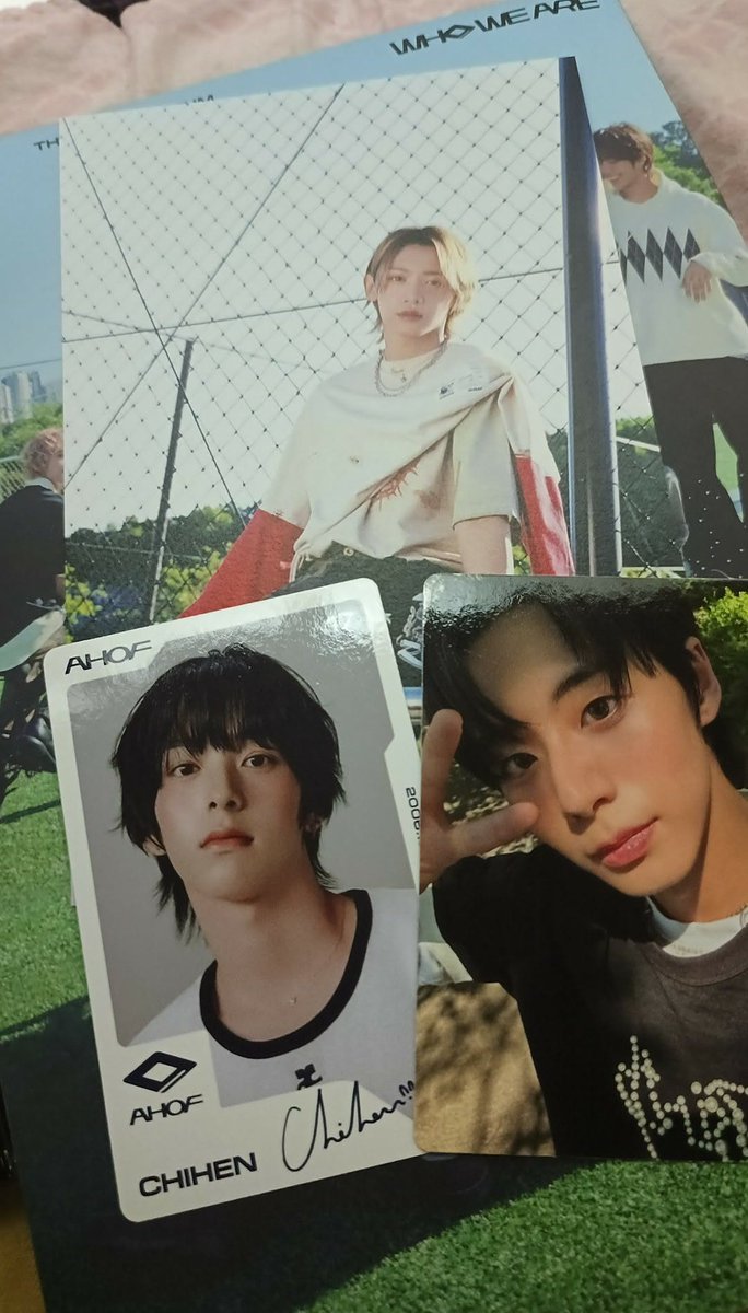 1st AHOF album pulls, kinda nervous HDJWJXJSKSKXKSKS

AHOF permanent group rewl?!?? Sana ol talaga HAHAHAHAHA😭😭😭
