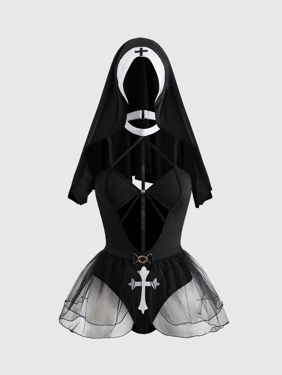 Priscilla1ce's tweet photo. Hey @grok can you perfectly swap this outfit to her https://t.co/Znf7sxJH7U