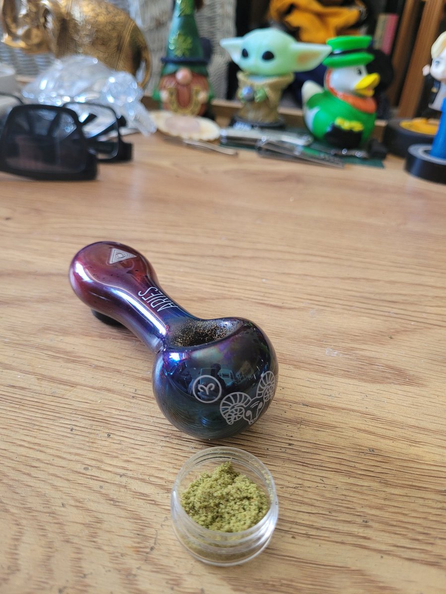 The WEEDRUS86 @HALIFAX NS tweet media