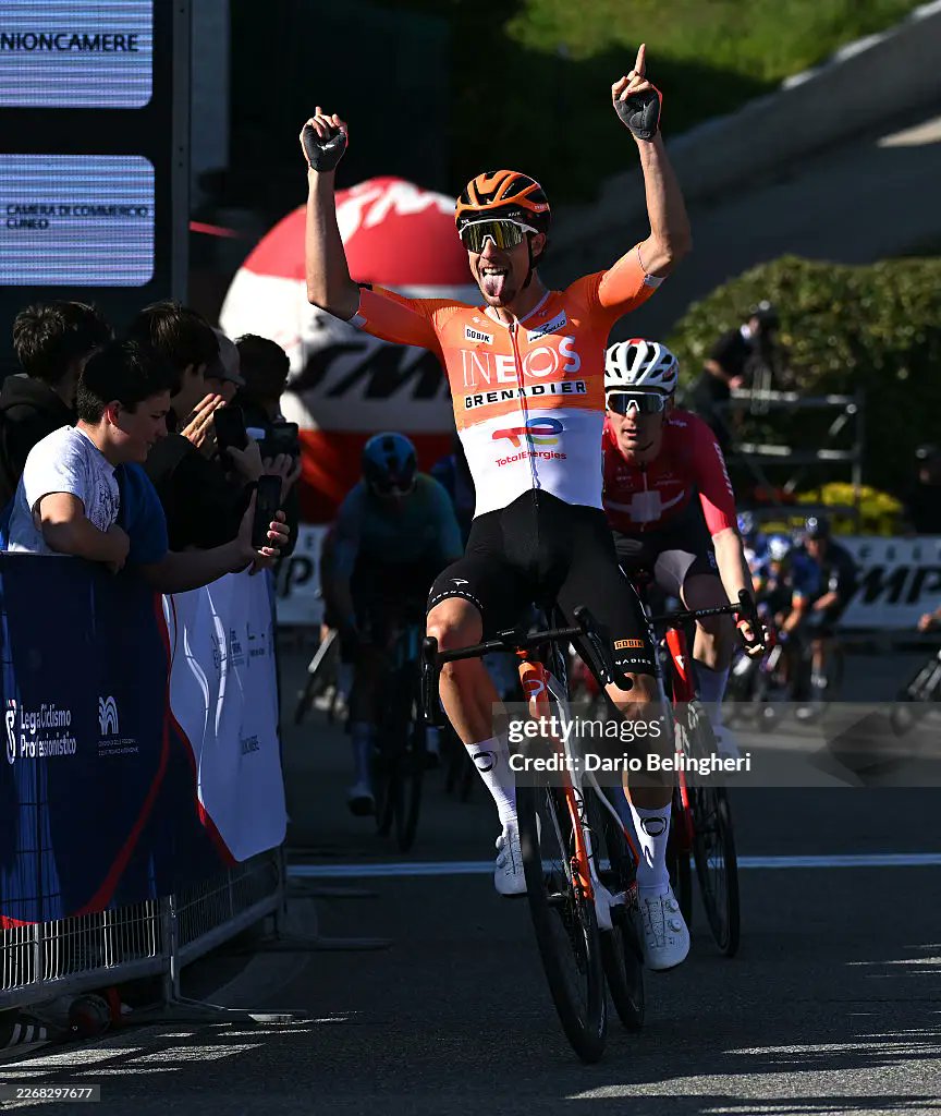 Le Gruppetto tweet media