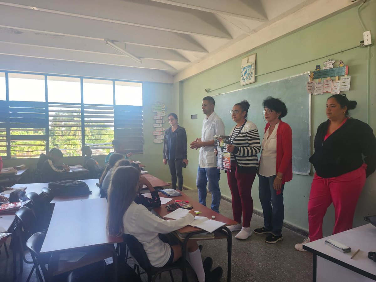 BarceloYesika's tweet photo. Se visita la ESBU Sofiel Riverón de Los Arabos en saludo a la Semana de Lucha contra las Drogas por parte de la Educadora de ITS, Cruz Roja y Prosalud donde se intercambia con los estudiantes sobre la prevención de las drogas
#MatanceroEnVictoria https://t.co/xe0z57dc5e