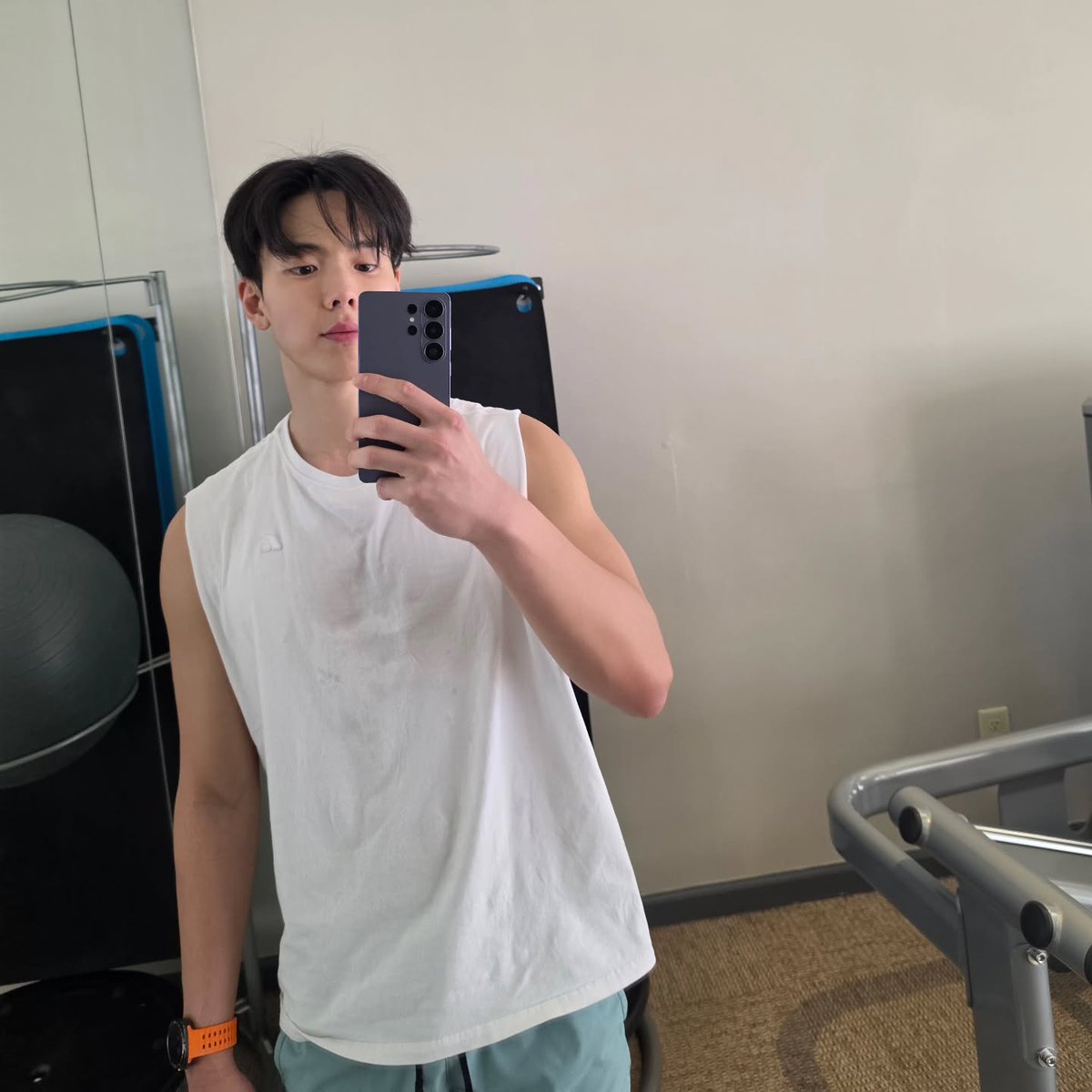shownu pics tweet media