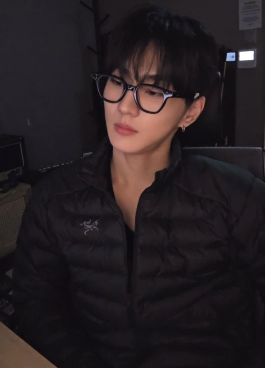 ཐི rie ཋྀ tweet media