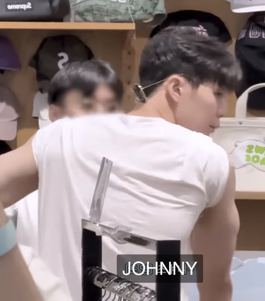 troy🦒 tweet media