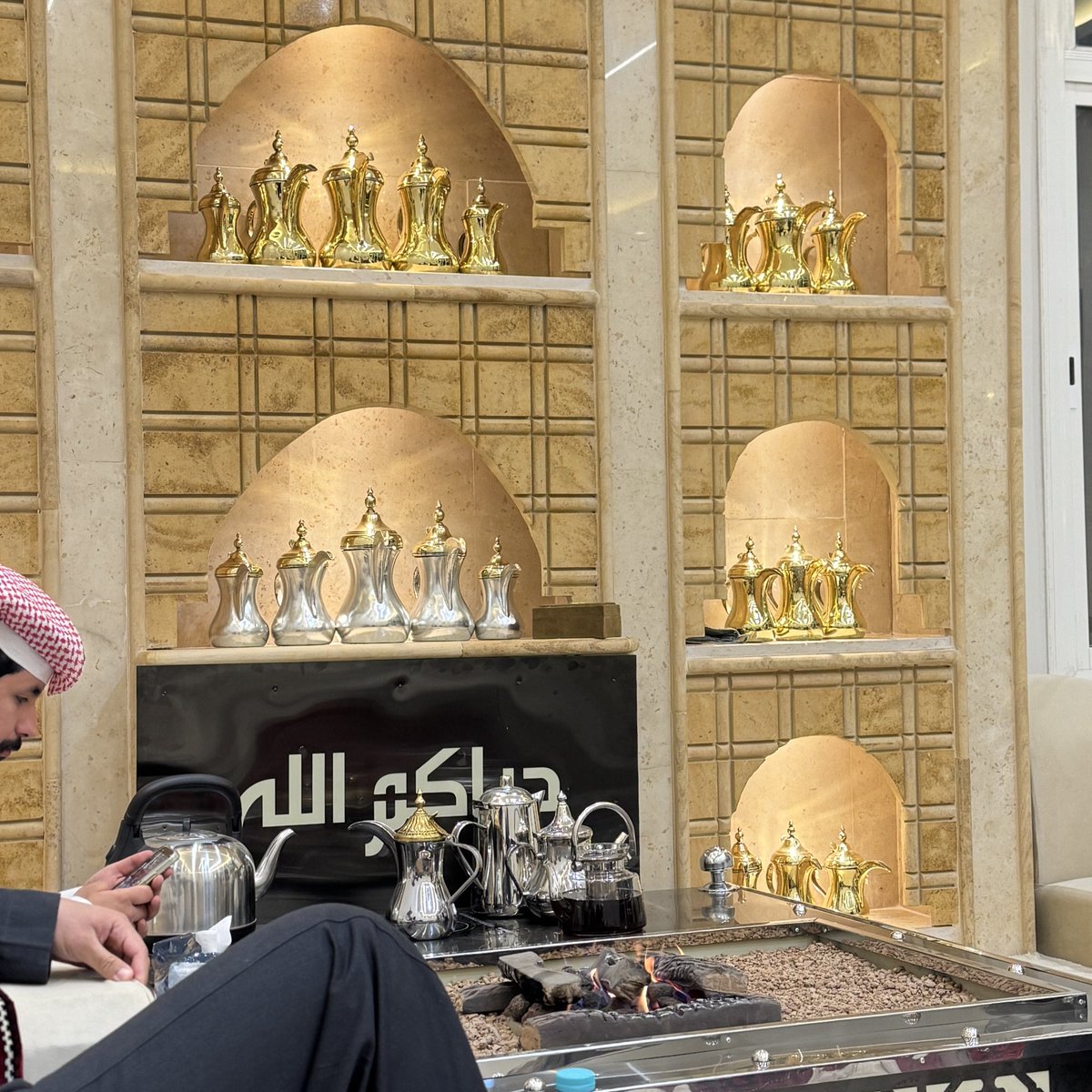 مشهور tweet media