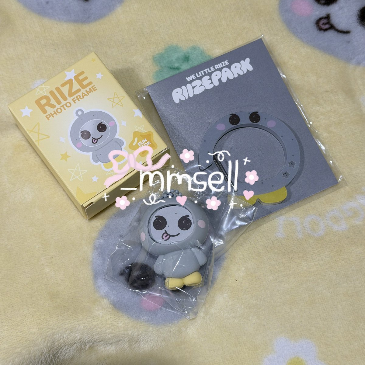 _mmsell's tweet photo. ส่งต่อ WTS

🥟Photo frame + Carabiner ดลลี่/อึนซอก
🥟650 ส่งฟรี / นัดรับ 600
✨ แค่แกะออกมาดูค่ะ ขอดูพตได้ค่า

#ตลาดนัดRIIZE #ตลาดนัดน้องข้าว https://t.co/KCYpfAeQPk