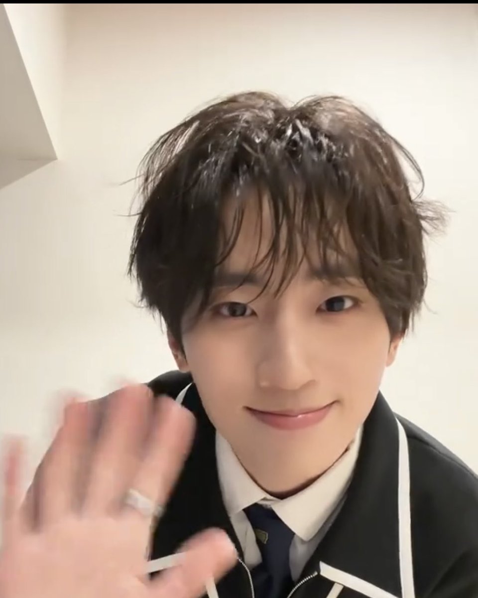 ( ◠‿◠ ) tweet media