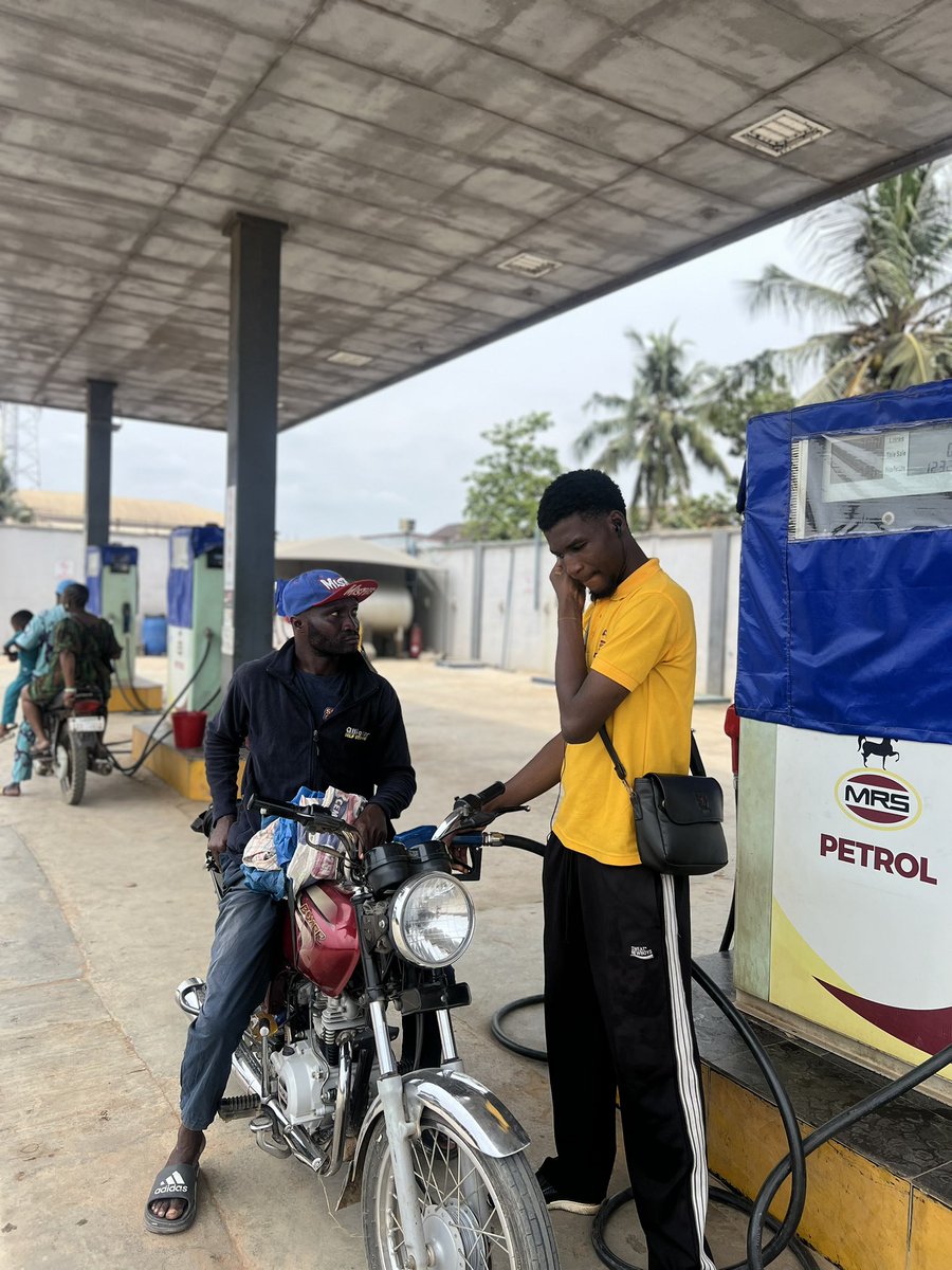 Emmanuel 💫 tweet media