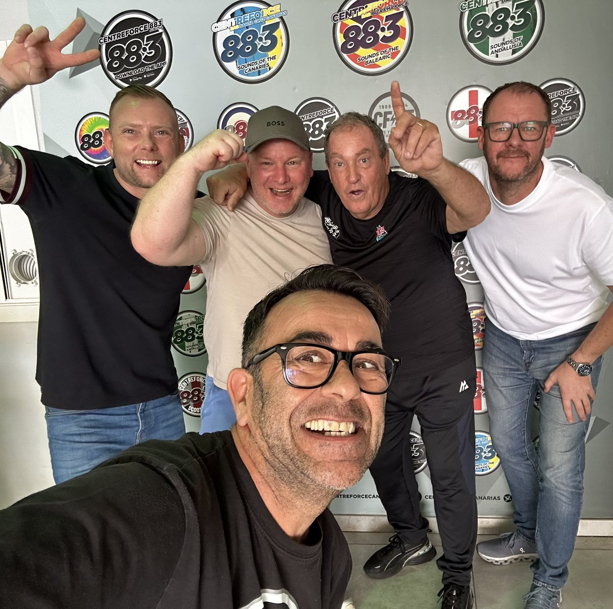 RealMartinCee's tweet photo. Thanks for the welcome to ReJoyce Bar Neil, Joe, Ade and Andy Swallow. Big ❤️⚒️ @Centreforce883
Thanks for having me on the show… 🙏 #COYI #CentreForce https://t.co/NQ32BpjxV5