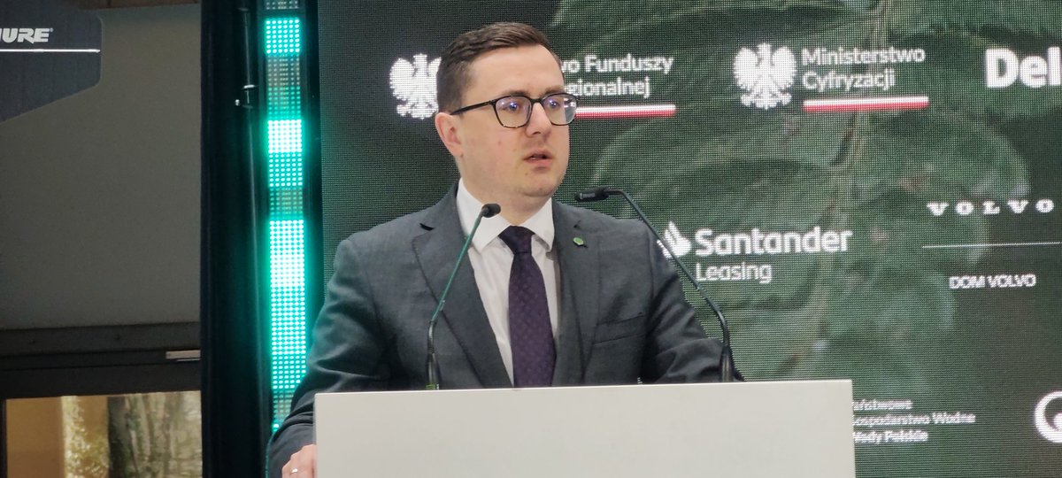FREO_OZE's tweet photo. Trwa @Polski_PKK -jedno z ważniejszych w Polsce wydarzeń branżowych dla liderów i ekspertów zaangażowanych w transformację energetyczną🇵🇱🇪🇺 #FREO reprezentuje Prezes dr @PawelMachalski PS. Wystarczyło wejść na GPW, narzucić rozwojową narrację i giełda wyraźnie w górę!😊✅ #Energy https://t.co/G3qylBfbYV