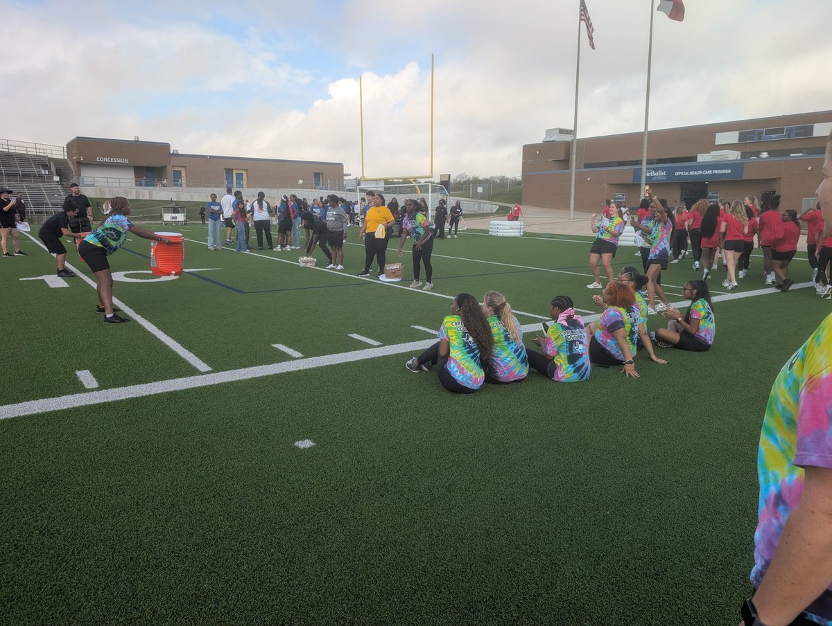 CoachTGr's tweet image. Good luck to @elkins_hs today at the @FBISDAthletics SAT Olympics!!! 

FAMILY

#KnightLife