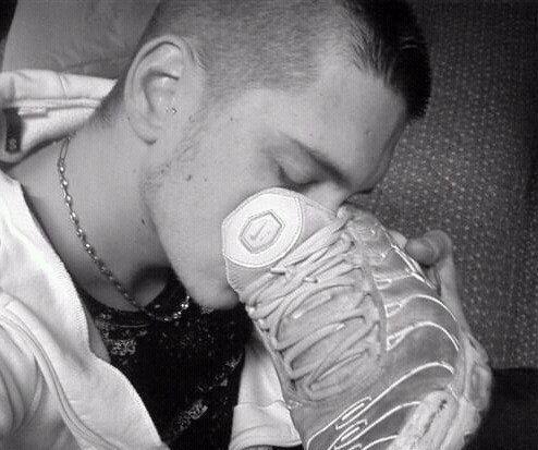 Gay Sneakers tweet media