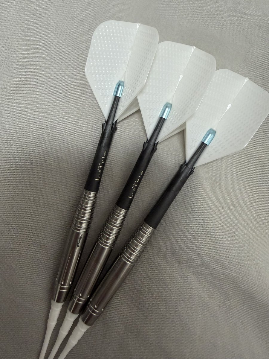 小林 茉白 tweet media