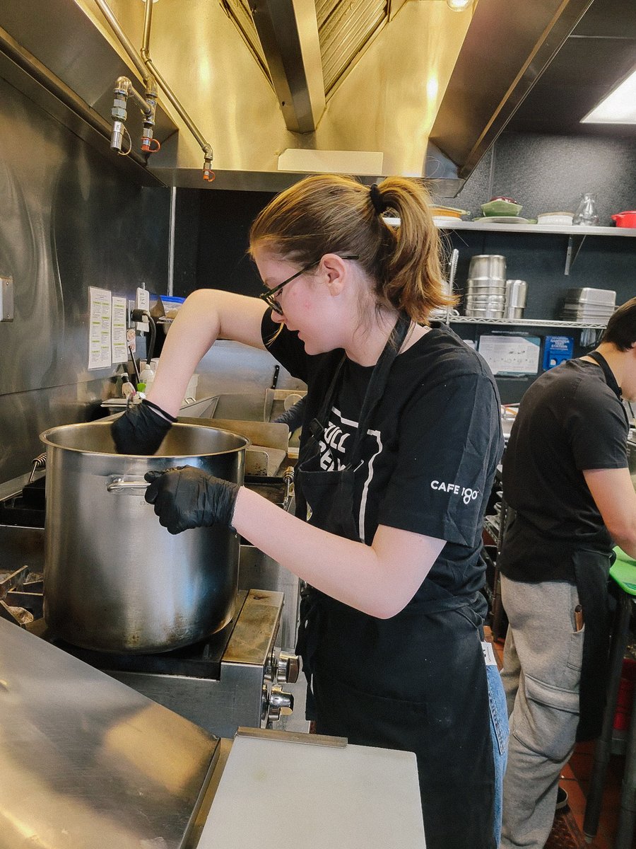 Our cafe relies on volunteers to make food, clean the dishes, run and food and so much more. If you, your family, friend group or company are looking for volunteer opportunities, sign up at the link in our bio or send us and email to get more info! cafe180.org/volunteer