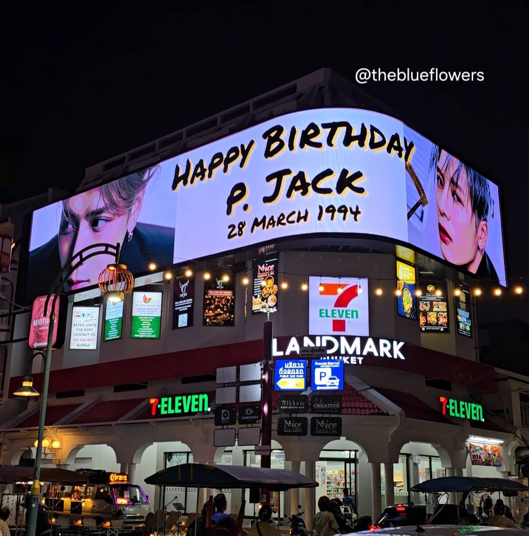 theblueflowers tweet media