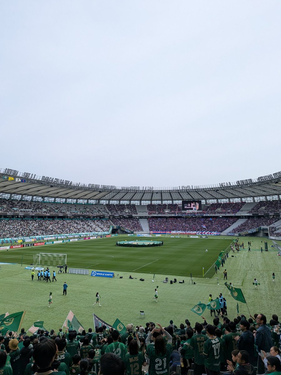 先日のJリーグ百年構想リーグの東京ダービー⚽

ヴェルディの勝利を何年かぶりに現地で観れた☆

そりゃ夜のフットサルも調子良いわ!!