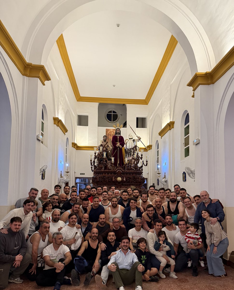 DNBellavista's tweet photo. En la noche de ayer tuvo lugar el retranqueo del paso del Señor de la Salud y Remedios.

Ya no quedan más levantás. La próxima vez que suene el martillo, será Viernes de Dolores…

#DNBellavista https://t.co/BAs5WgHhyf