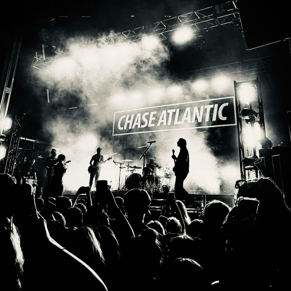 sam 𝜗ৎ cr: chama de ferro tweet media