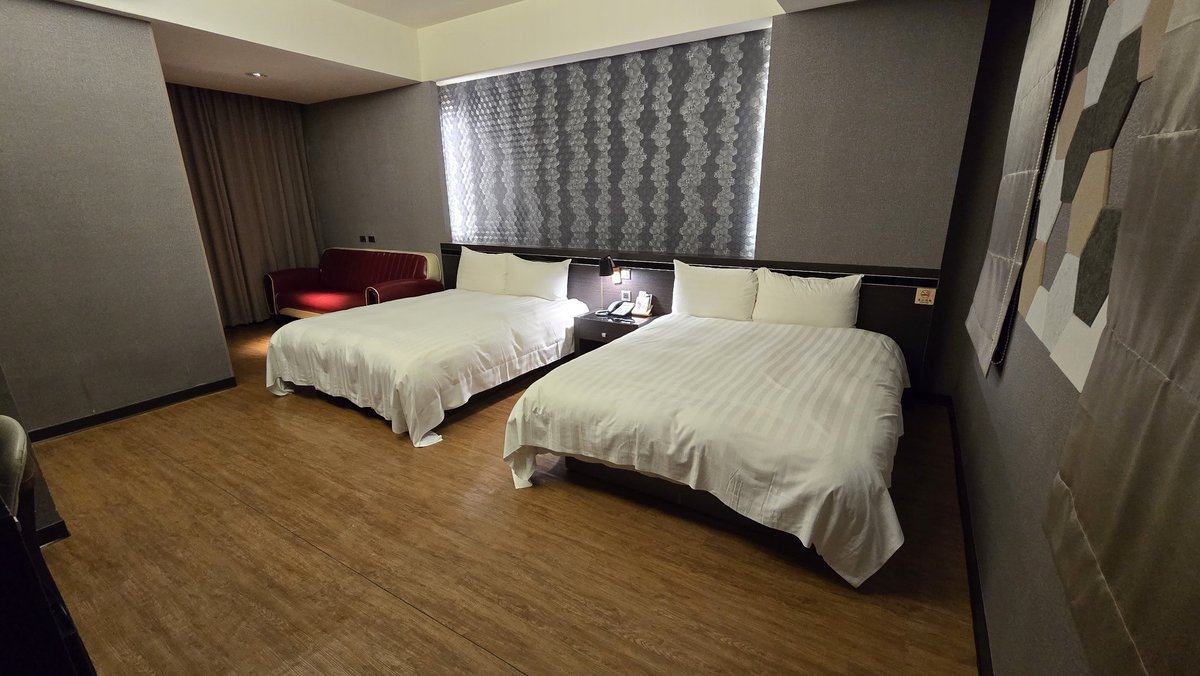 耀石梅魃 tweet media