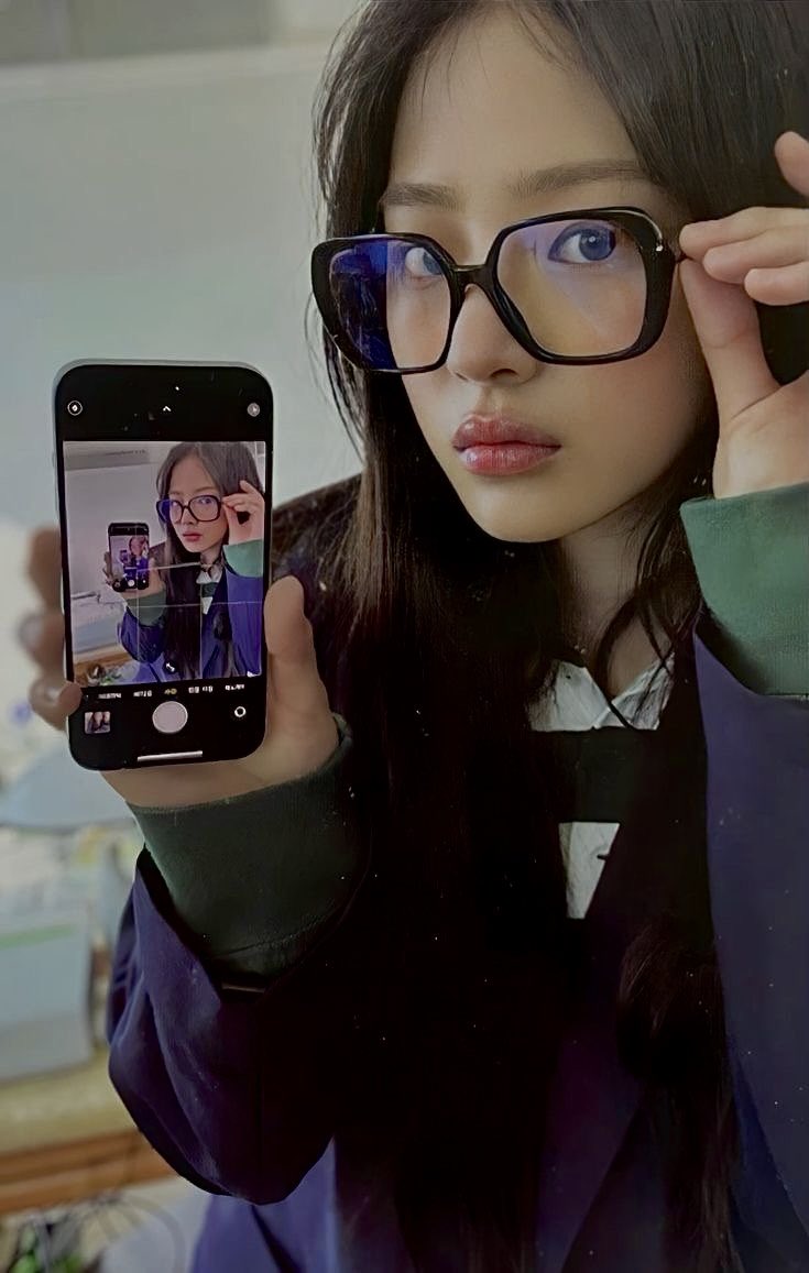 ella౨ৎ tweet media