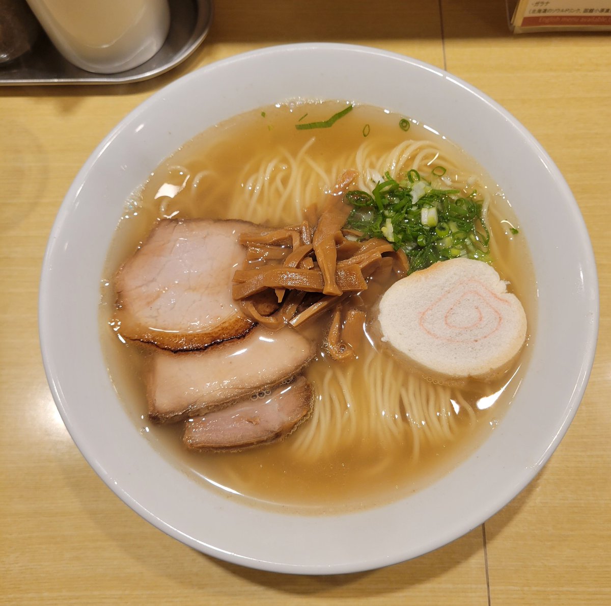 函館塩ラーメン 五稜郭
荻窪駅

1000円札１枚で食べられる店：⭕
待たずにサクッと食べられた：⭕

◎注文品
ラーメン

ラーメンって好きじゃないんやけど
ここのは美味しかった！

ごちそうさまでした🙏