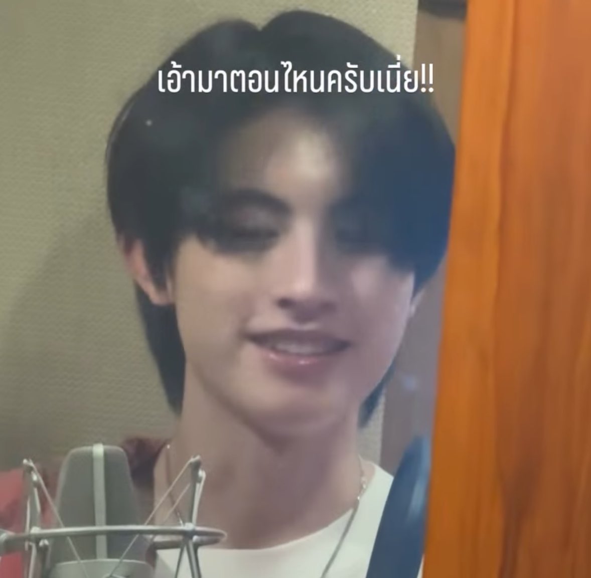 เอเอในเลนส์ภูน่ารักเสมอเลยเนอะ ออกมาวีนๆดินฟ้าอากาศ พูดม้อบแม้บไปเรื่อยละจบด้วยยิ้มหวาน รู้เลยอะว่ามุมคนถ่ายมองน้องเป็นไง 55555555555555555555555