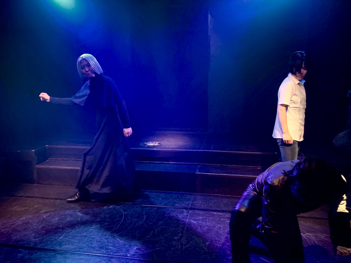 鳴海とミンシアの一幕、そしてアクション。
ミンシア姉さんの覚悟、かっこよかったですね…✨

でも印象に残ったのはルシールでが車から出るところ。
開閉音「ガチャ、バタン」を何故口頭で！笑

シリアスとの寒暖差で風邪ひいたらどうしてくれるんですか🤣
#からくりOM 
#からくりOM写真