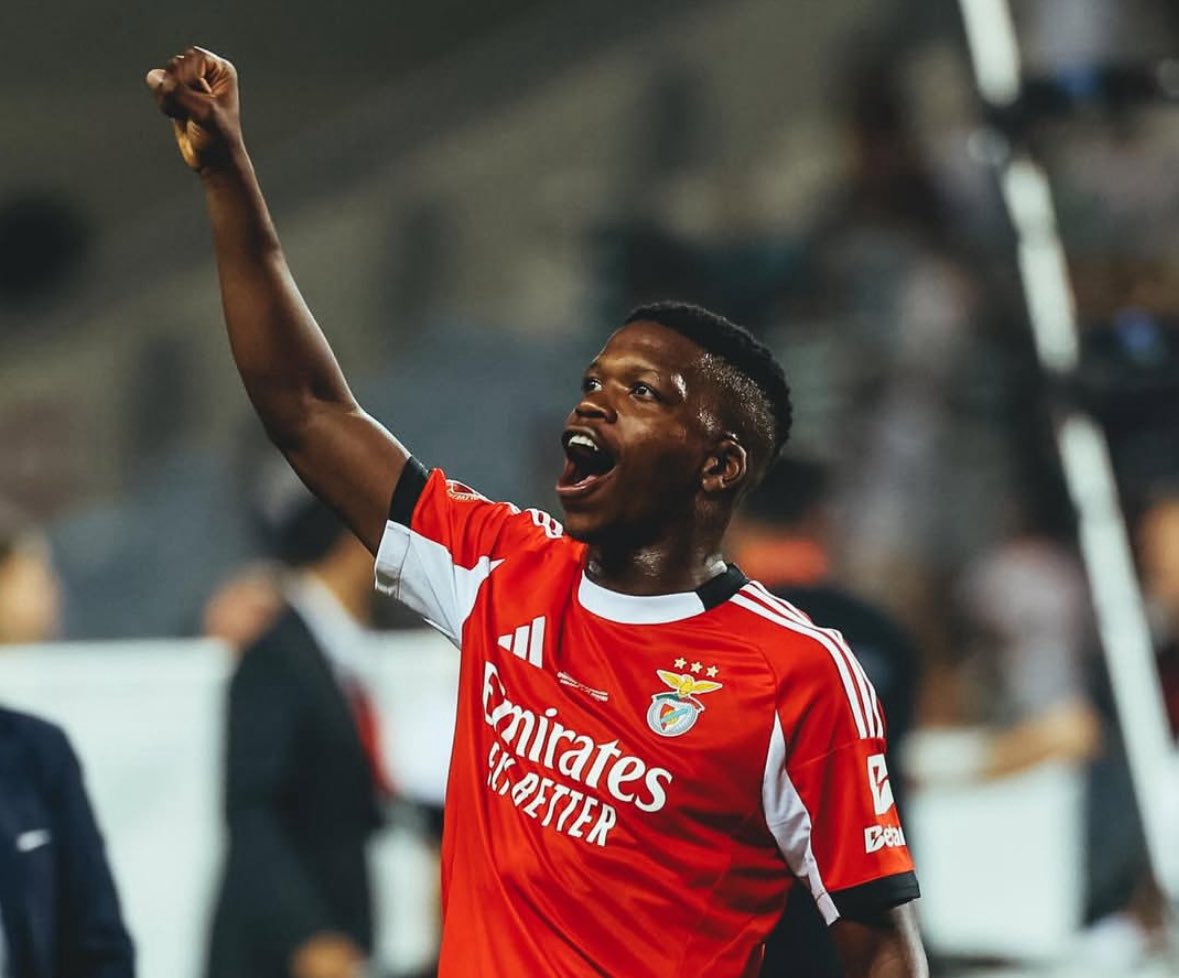 Florentino Luís explica a saída do Benfica, em entrevista ao podcast 'Final Cut' da <a href="/SportsTailors/">Sports Tailors</a>:

🎙️ "𝘈 𝘥𝘦𝘤𝘪𝘴ã𝘰 𝘧𝘰𝘪 𝘮𝘢𝘪𝘴 𝘳𝘢𝘤𝘪𝘰𝘯𝘢𝘭, 𝘱𝘰𝘳𝘲𝘶𝘦 𝘴𝘦 𝘧𝘰𝘴𝘴𝘦 𝘱𝘦𝘭𝘢 𝘦𝘮𝘰çã𝘰 𝘧𝘪𝘤𝘢𝘷𝘢 𝘢 𝘤𝘢𝘳𝘳𝘦𝘪𝘳𝘢 𝘵𝘰𝘥𝘢 𝘯𝘰 𝘉𝘦𝘯𝘧𝘪𝘤𝘢. 𝘊𝘶𝘴𝘵𝘰𝘶