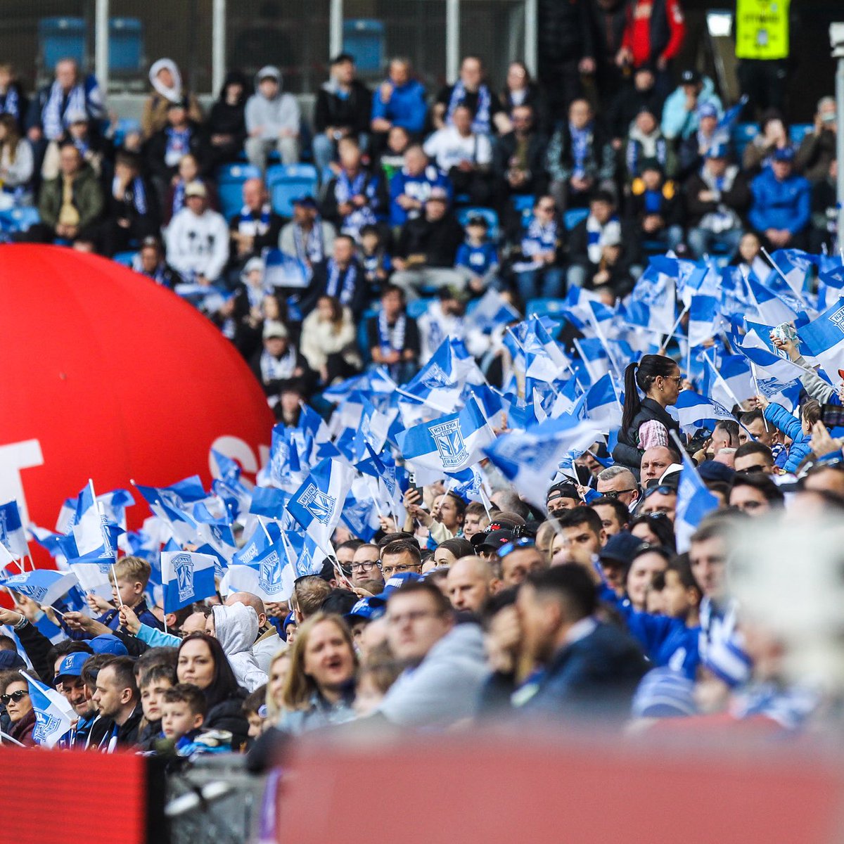 LechPoznan's tweet image. 10 103 - tyle dzieci do 16. roku życia uczestniczyło w 23. edycji Kibicuj z Klasą, która odbyła się podczas meczu #LPOBBT 👏🏼 Współorganizatorami akcji są Kibice Razem Lecha Poznań.

Więcej 🔗 kksle.ch/abd
